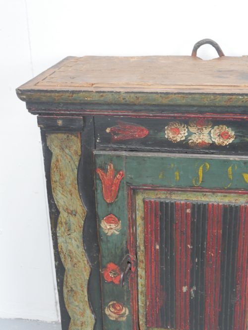 SWEDISH PAINTED WALL CUPBOARD - ADDITIONAL PHOTO 11