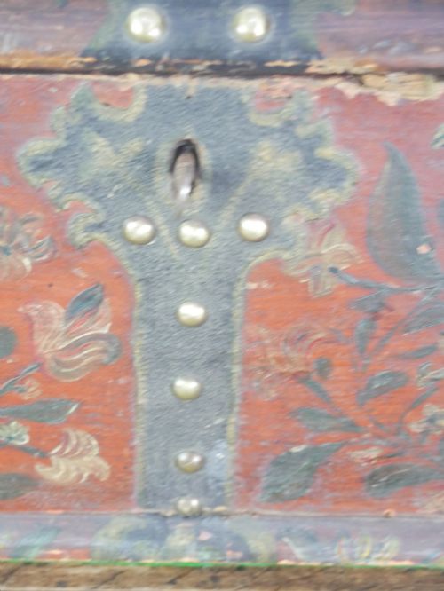SMALL SCANDINAVIAN PAINTED BOX - ADDITIONAL PHOTO 3