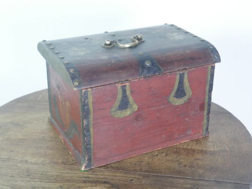 SMALL SCANDINAVIAN PAINTED BOX - ADDITIONAL PHOTO 8