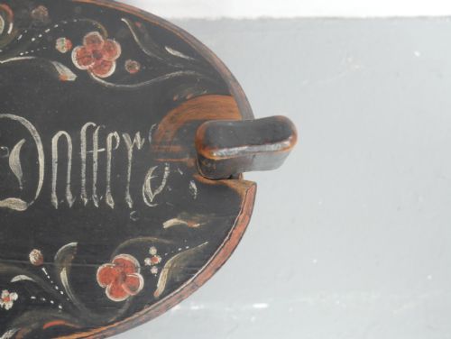 SCANDINAVIAN FOLK ART OVAL TINE BOX - ADDITIONAL PHOTO 3