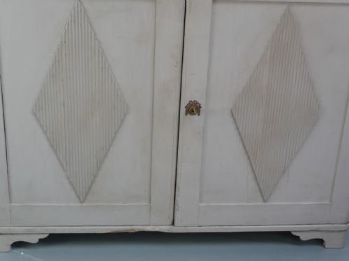SCANDINAVIAN PAINTED CUPBOARD - ADDITIONAL PHOTO 3