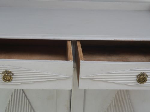 SCANDINAVIAN PAINTED CUPBOARD - ADDITIONAL PHOTO 5