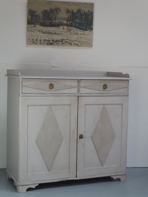SCANDINAVIAN PAINTED CUPBOARD - ADDITIONAL PHOTO 15