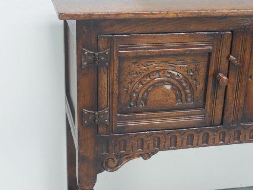 SMALL SOLID OAK SIDEBOARD - ADDITIONAL PHOTO 4