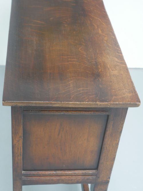 SMALL SOLID OAK SIDEBOARD - ADDITIONAL PHOTO 10