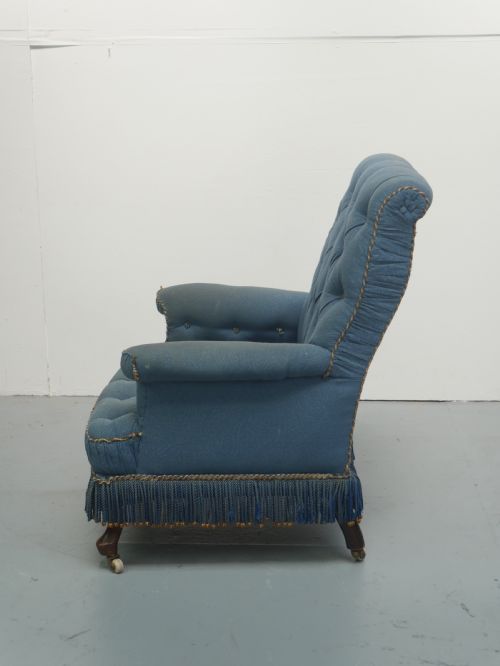 NEAT ARMCHAIR - ADDITIONAL PHOTO 1