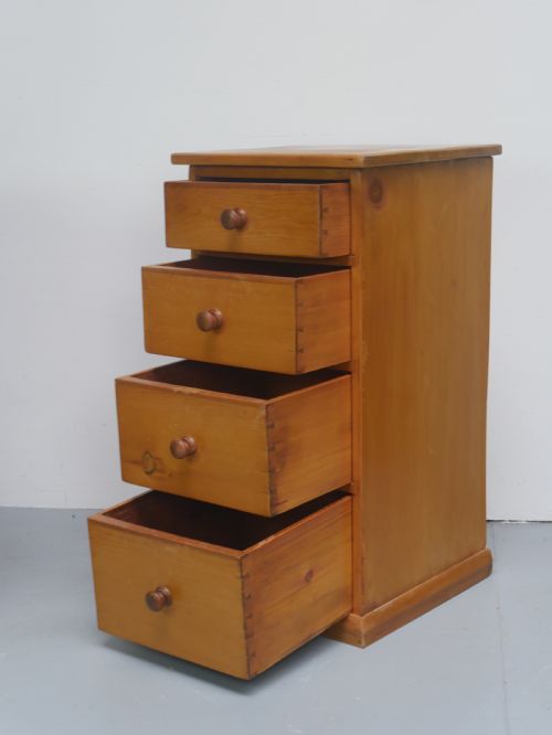 PAIR PINE BEDSIDE OF DRAWERS - ADDITIONAL PHOTO 5