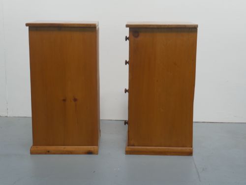 PAIR PINE BEDSIDE OF DRAWERS - ADDITIONAL PHOTO 9