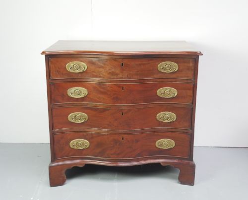 SERPENTINE FITTED GEORGIAN CHEST OF DRAWERS