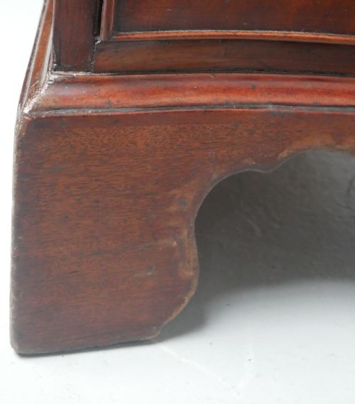 SERPENTINE FITTED GEORGIAN CHEST OF DRAWERS - ADDITIONAL PHOTO 6
