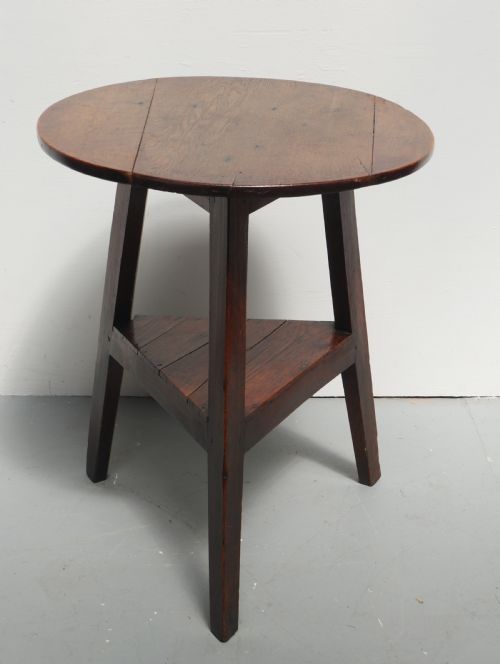 GEORGIAN OAK CRICKET TABLE