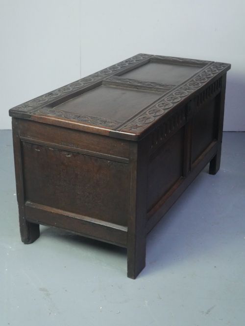 ENGLISH 1700S OAK COFFER - ADDITIONAL PHOTO 7