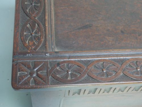 ENGLISH 1700S OAK COFFER - ADDITIONAL PHOTO 10