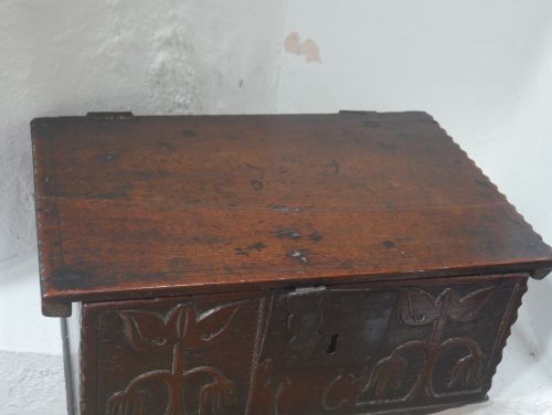 EARLY ENGLISH OAK BOX 44CM WIDE - ADDITIONAL PHOTO 5