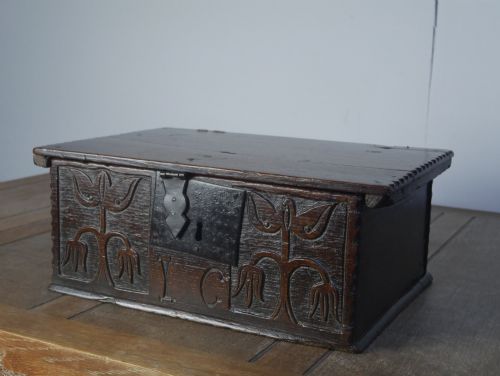 EARLY ENGLISH OAK BOX 44CM WIDE - ADDITIONAL PHOTO 8