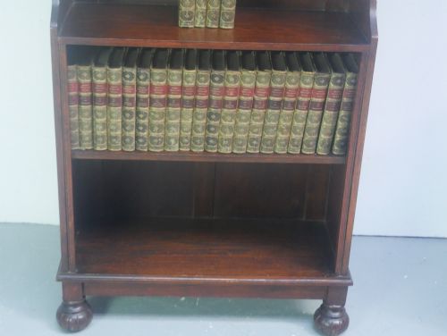NEAT OAK 1920S BOOKCASE - ADDITIONAL PHOTO 4