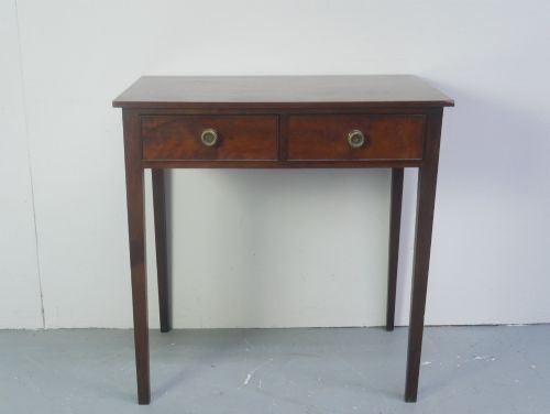 NEAT GEORGIAN SIDE TABLE
