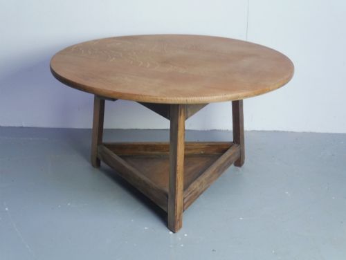 1920S OAK OCCASIONAL TABLE