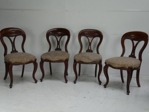 SET OF 4 19THC DINING CHAIRS