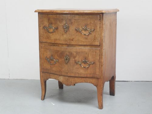 SMALL 18THC SWEDISH CHEST OF DRAWERS