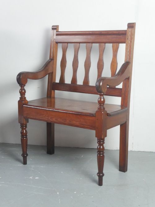 Neat Hall Bench