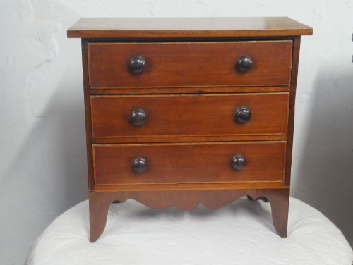 Scottish Apprentice Chest of Drawers