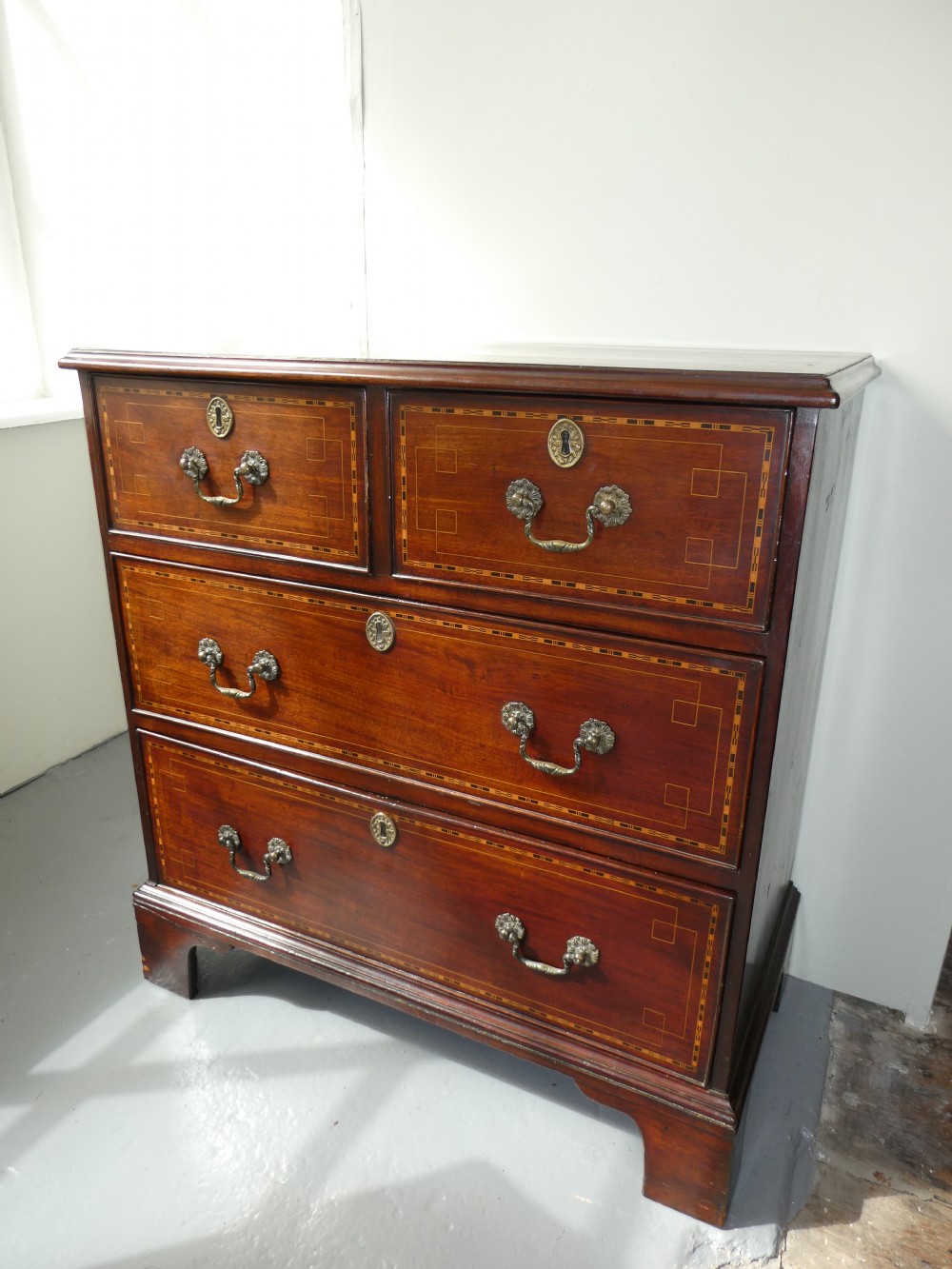Small English 18thC Chest of Drawers View IX