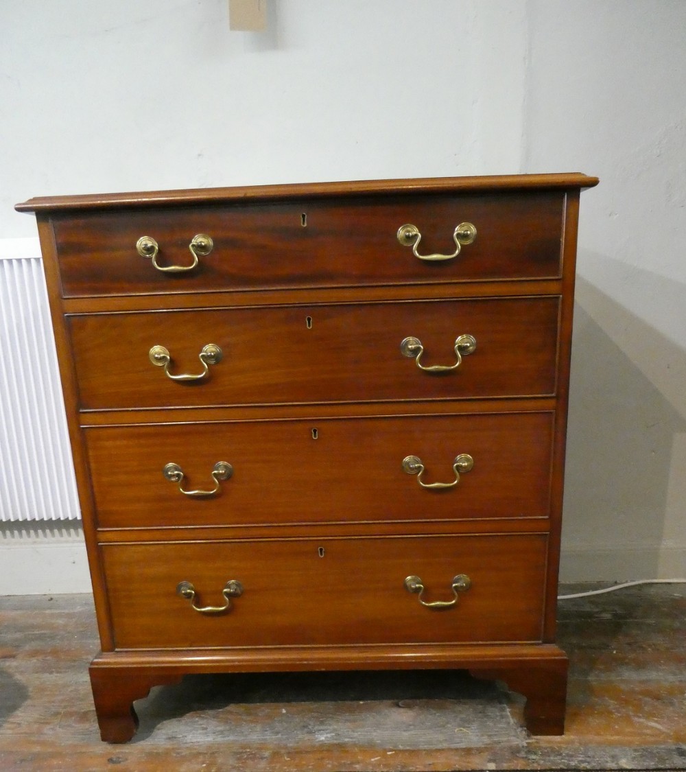 Small Early 20thC Chest of Drawers