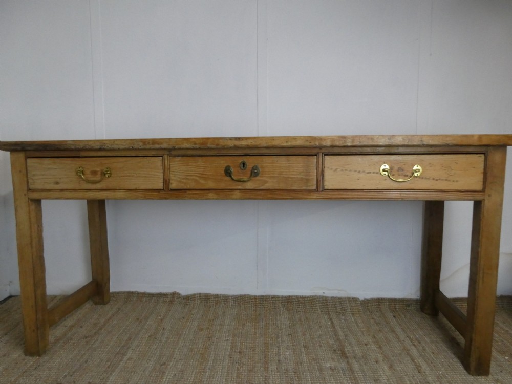 English 19thCentury Prep Table