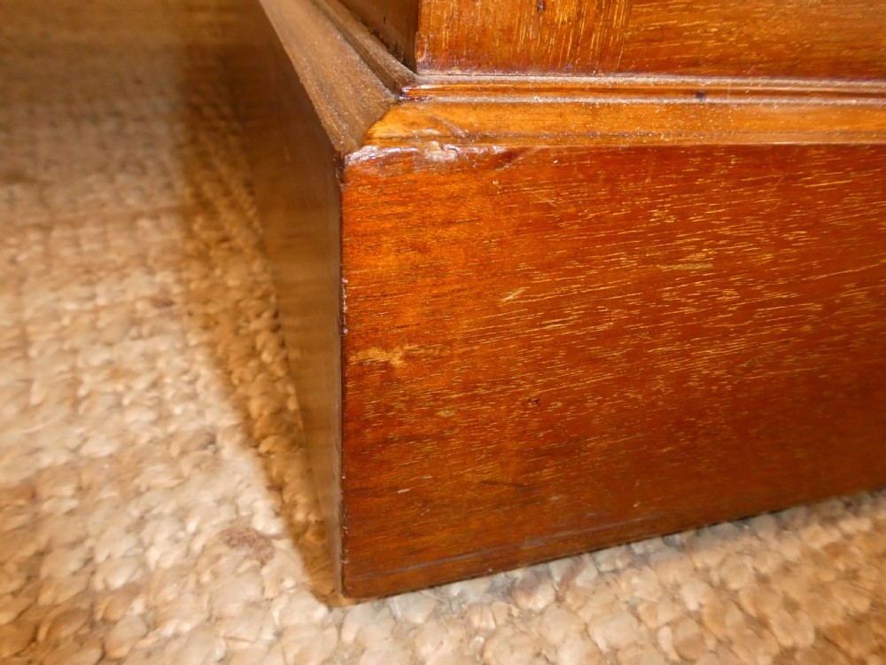 Neat Kneehole Desk View VIII