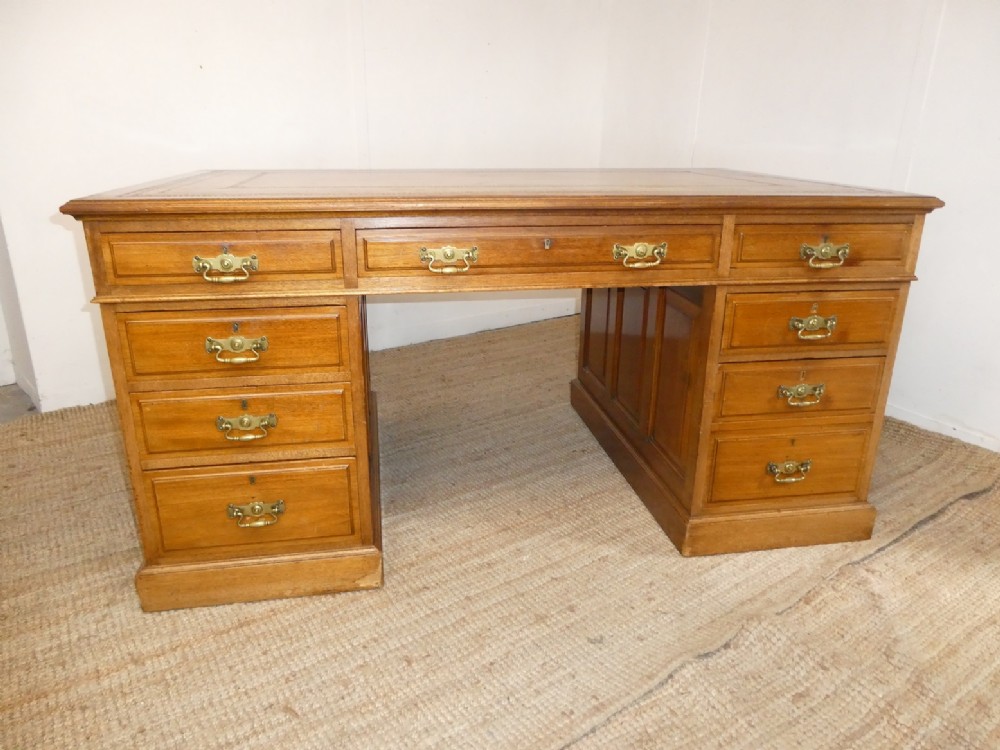 Early 20th century mahogany Partners desk 