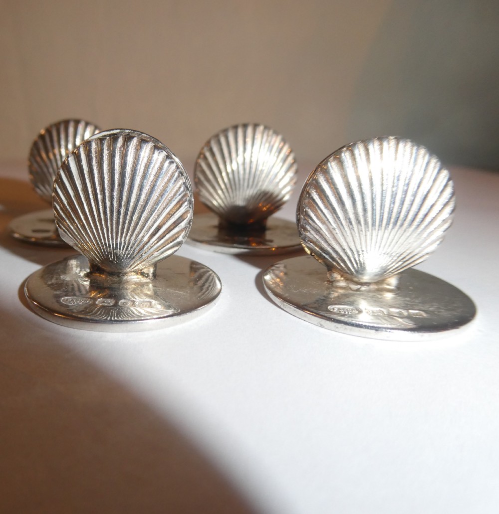 Set of 12 Clam Place Holders View V