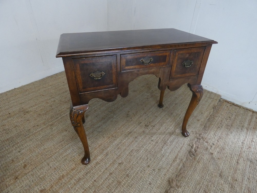 Neat Walnut SIde Table
