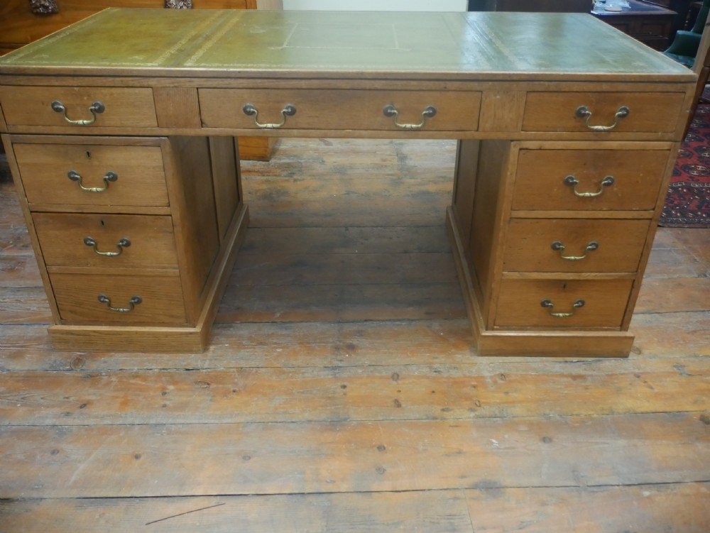 1900s Oak Kneehole Desk View XI