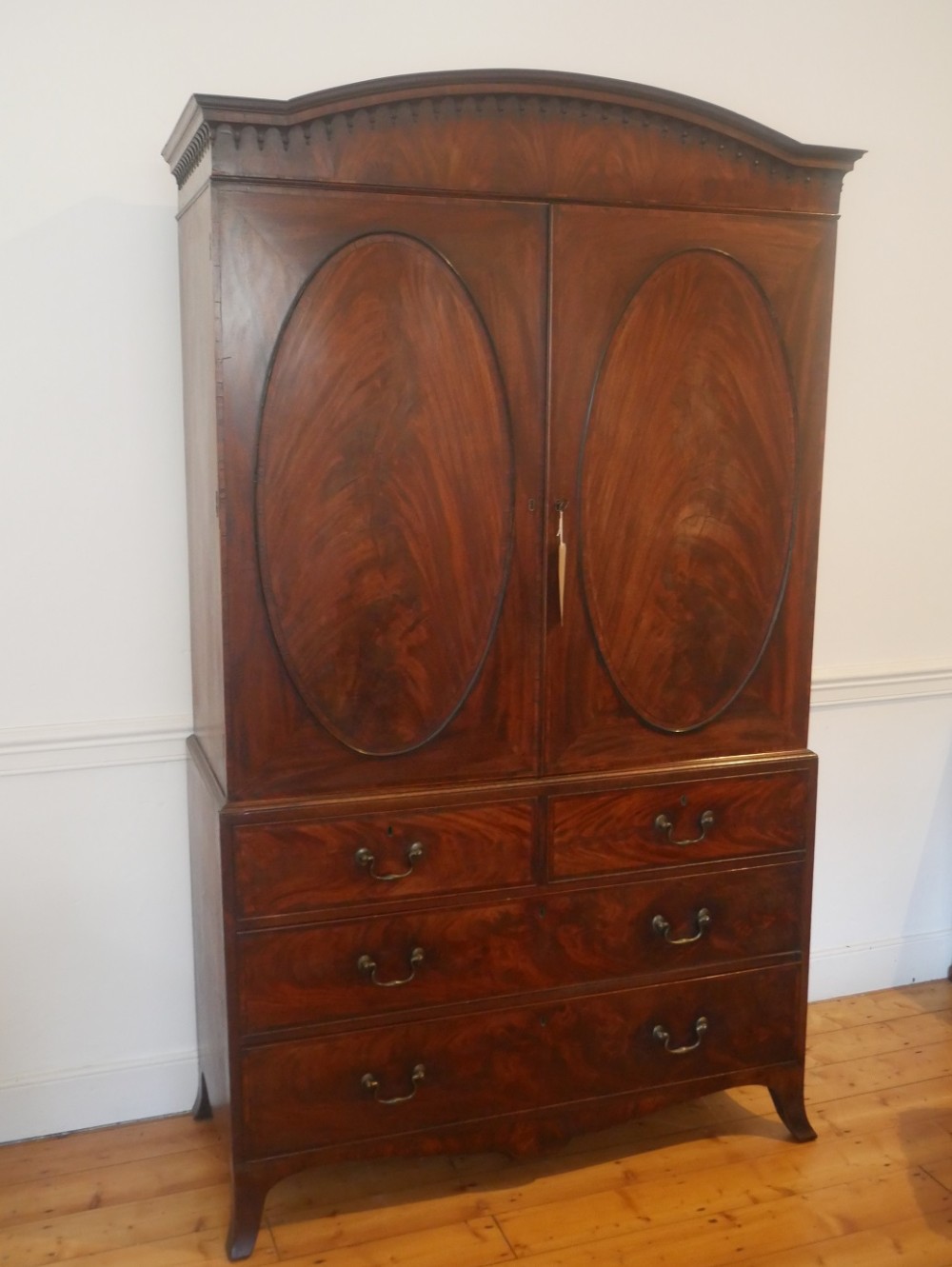 Sheraton Period Linen Press