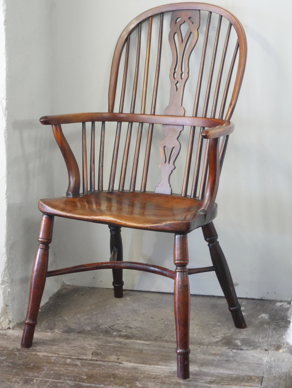 English 18thC Yew Windsor Chair