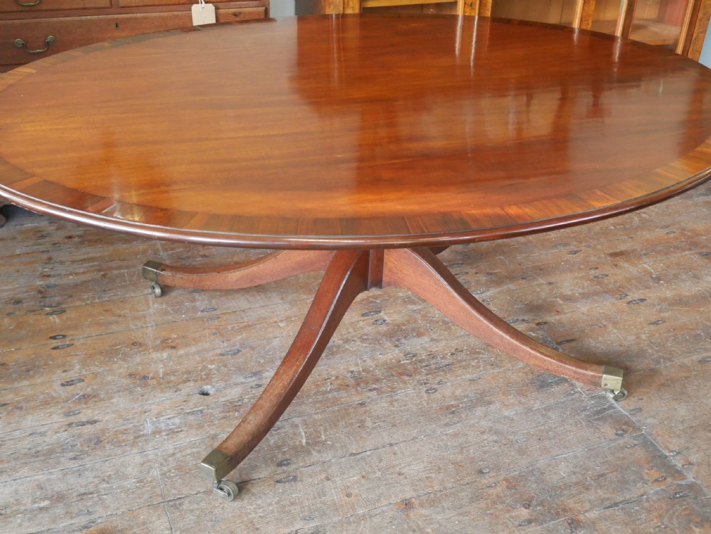 Large Oval Dining - Centre Table View V