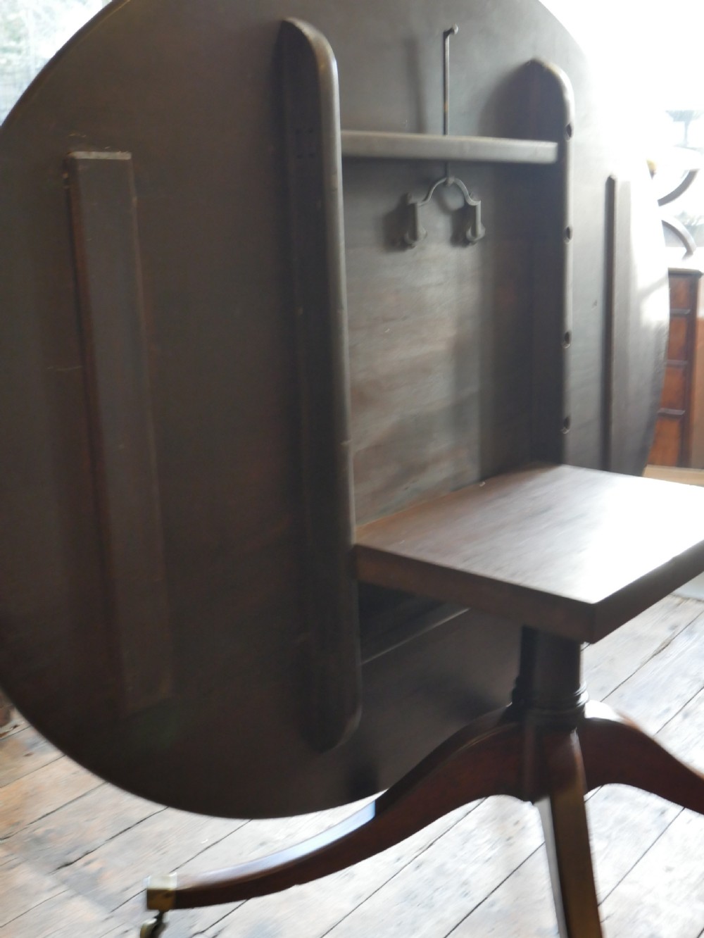 Large Oval Dining - Centre Table View VII