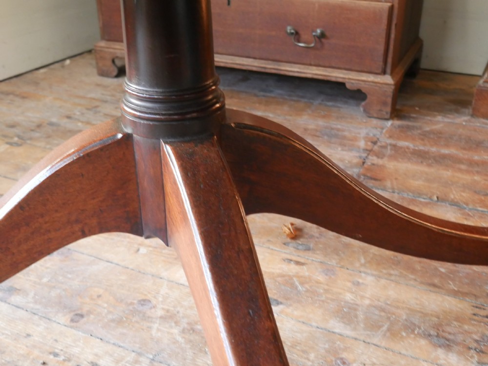 Large Oval Dining - Centre Table View IX