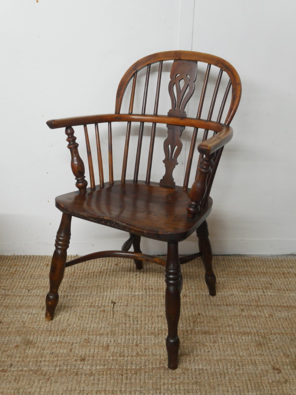 Early 19thC Yew Windsor Chair