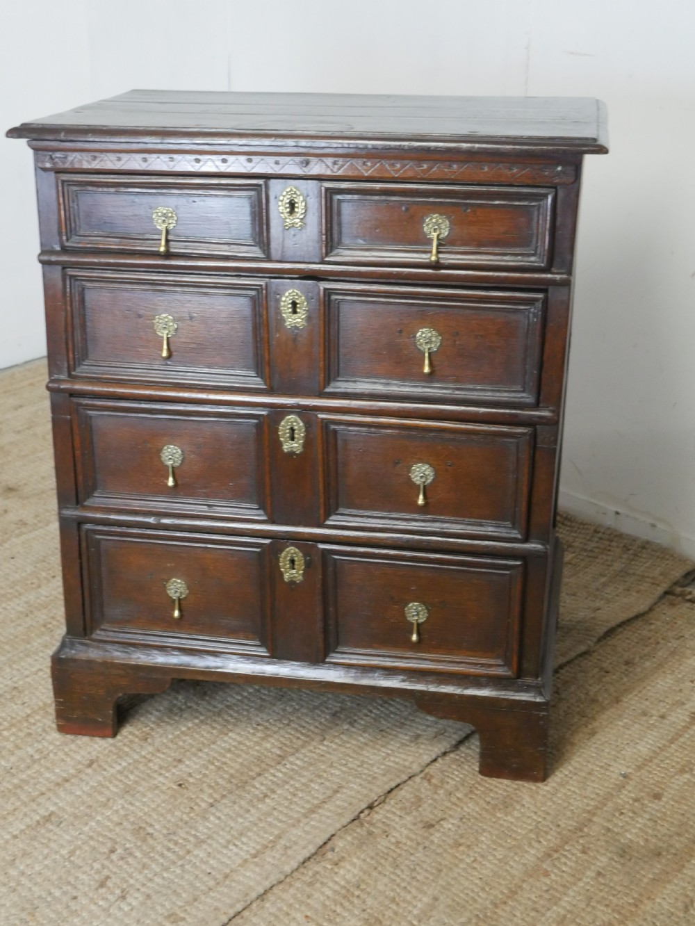 Early Oak Chest of Drawers 