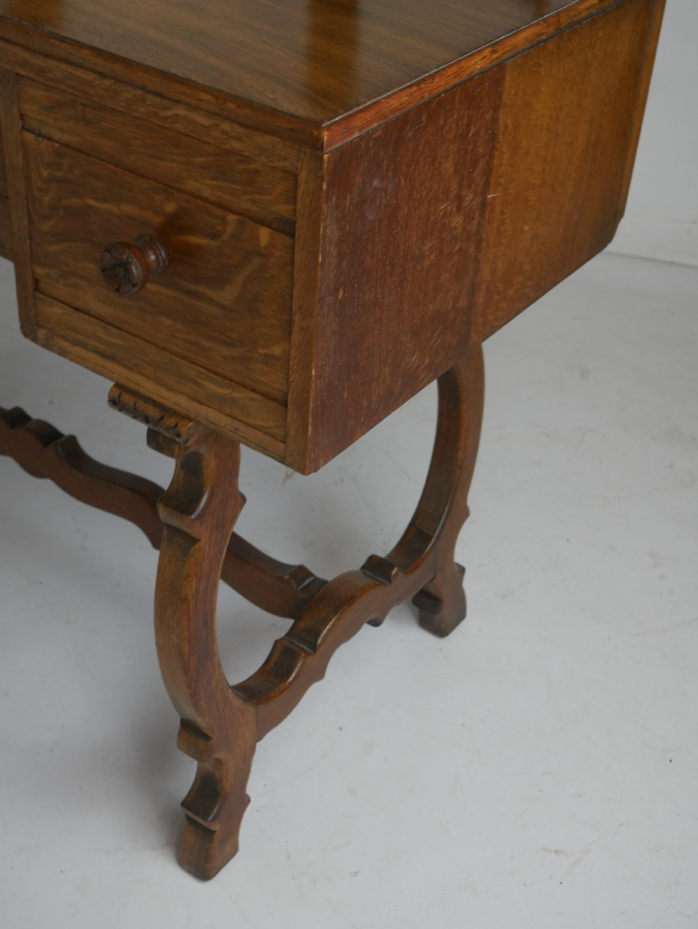 Oak Dressing Table & Stool View XVI