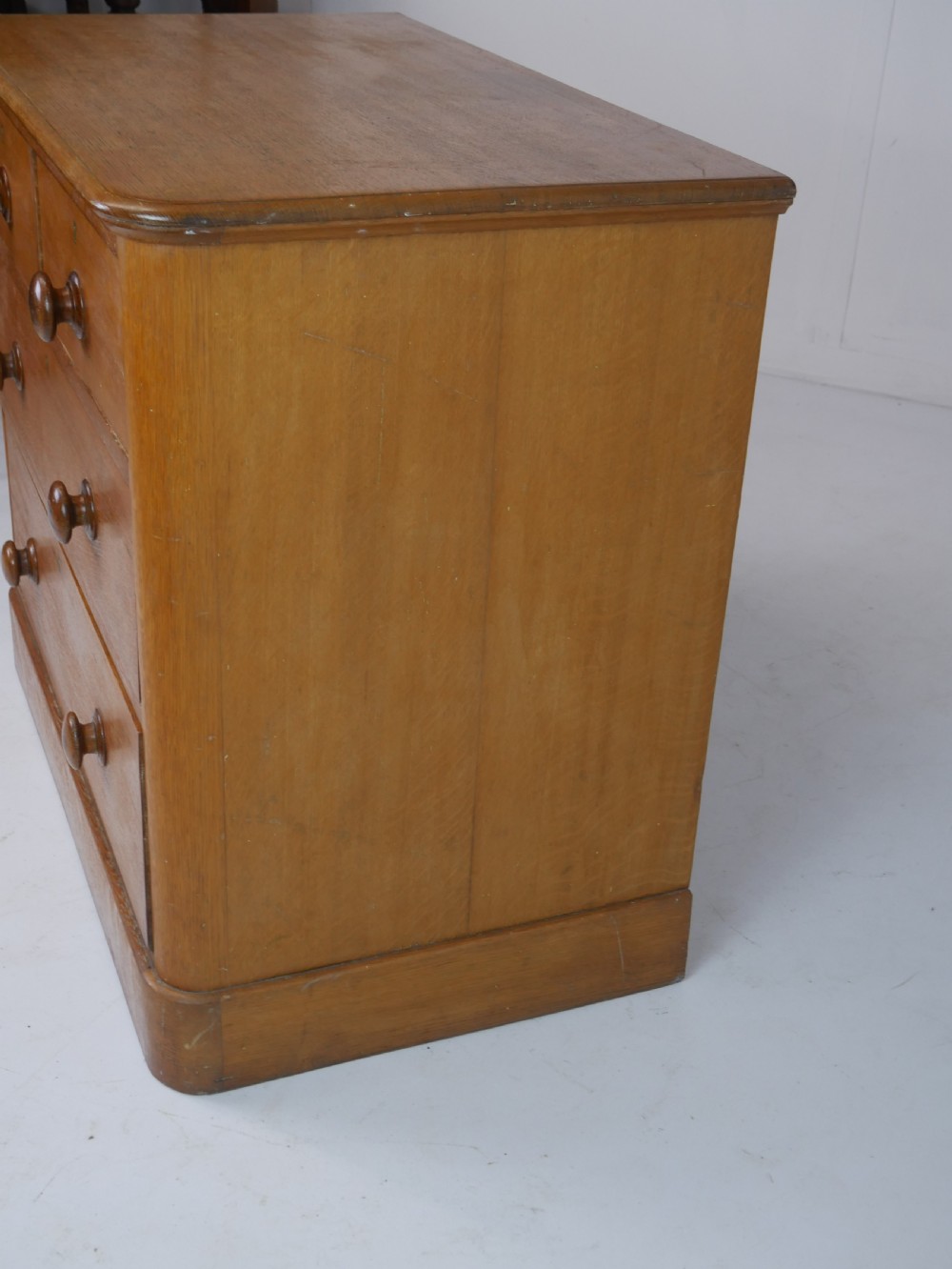 Small Oak Chest of Drawers Yorkshire View X