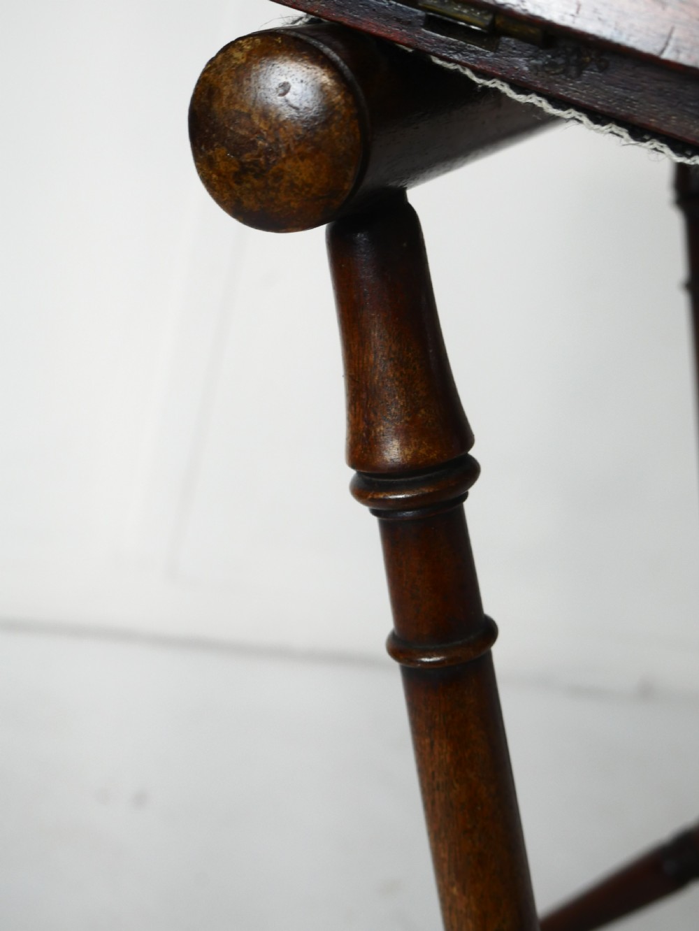 Regency Butlers Tray & Stand View III