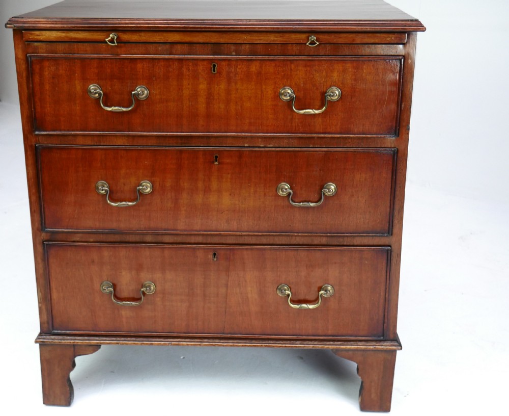 Small Chest of Drawers 71.5cm Wide View XI