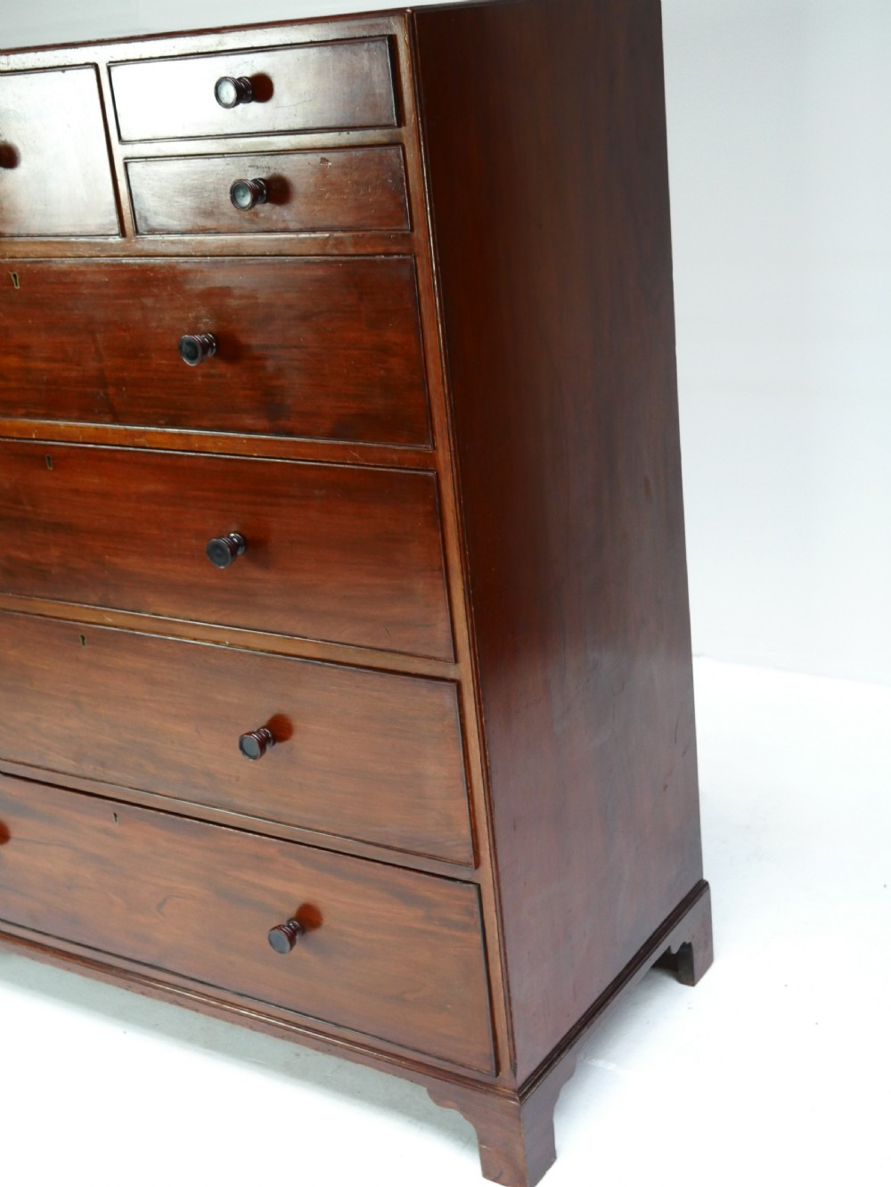 Large Heals Chest of Drawers View V