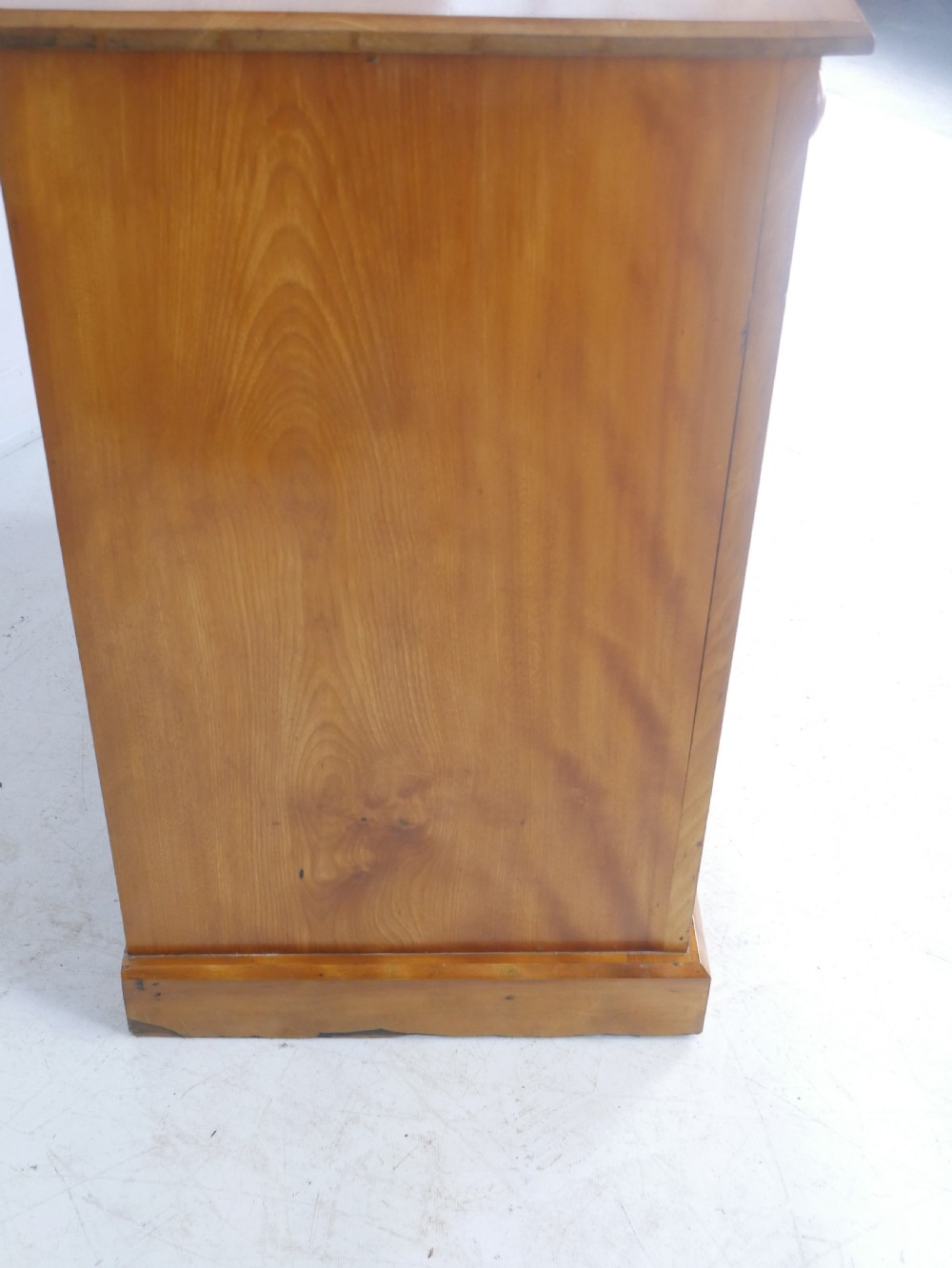 Chest of Drawers View VI