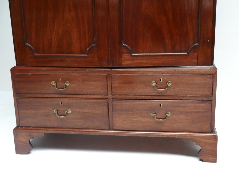 18th Century Linen Press View IX