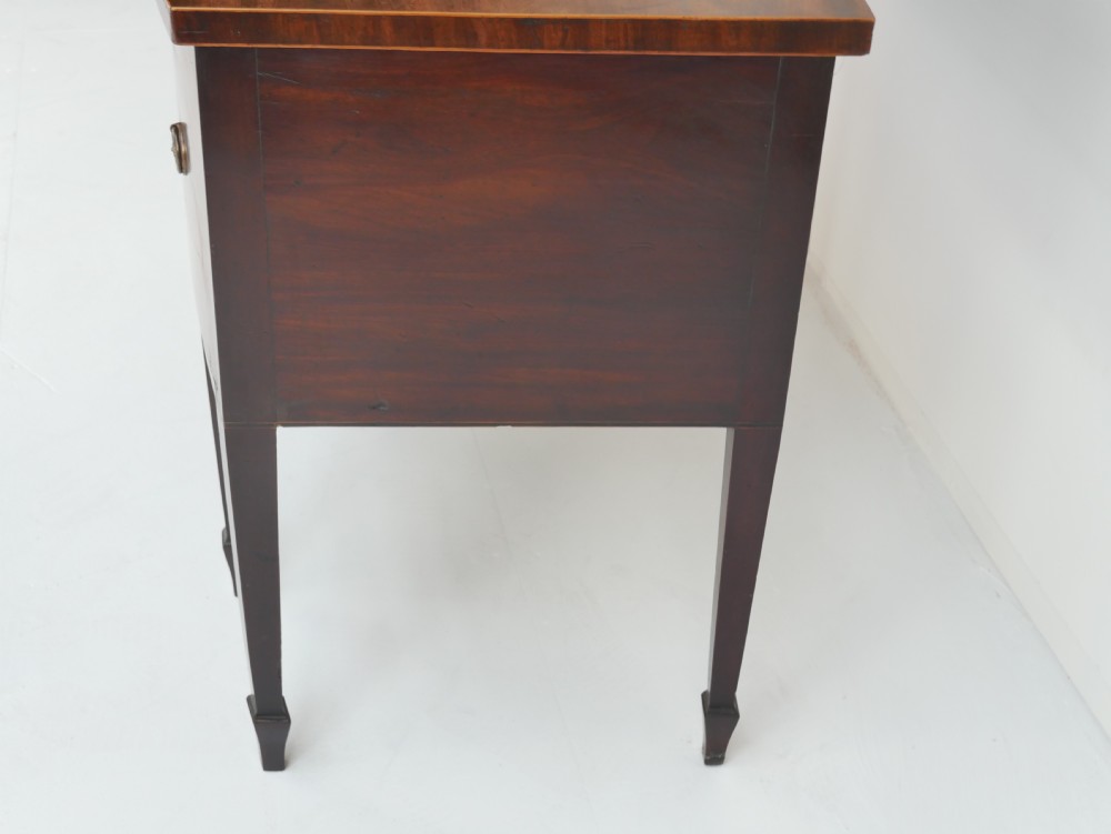 Small Georgian Bow Sideboard View XI