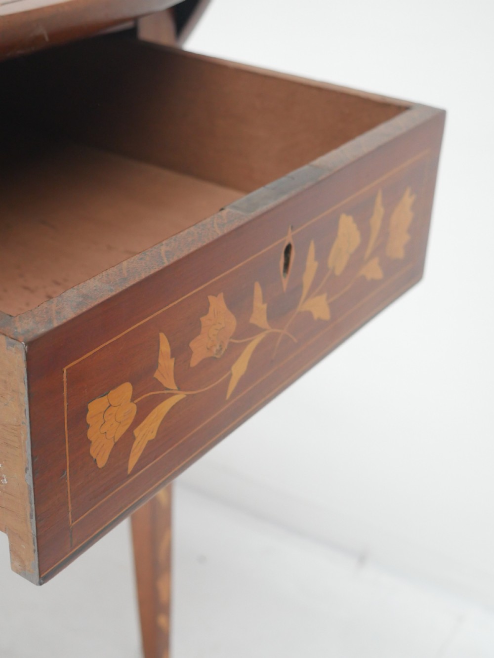 19thC Marquetry Drop Flap Circular Table View XIV